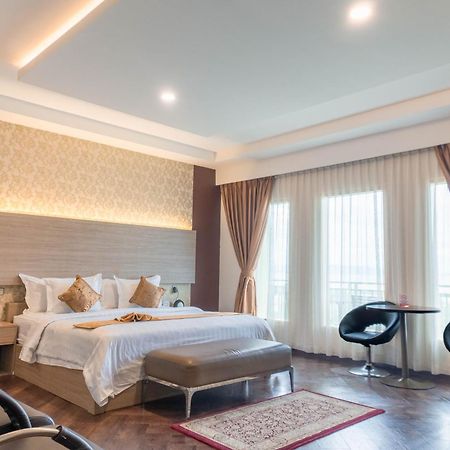 Muara Hotel And Mall Ternate Eksteriør billede