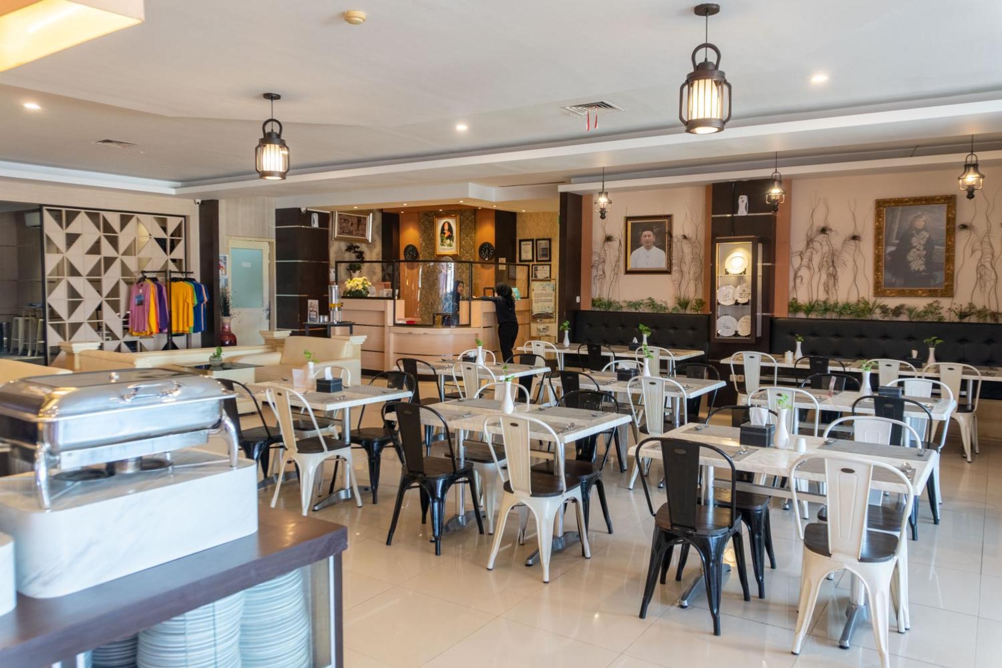 Muara Hotel And Mall Ternate Eksteriør billede