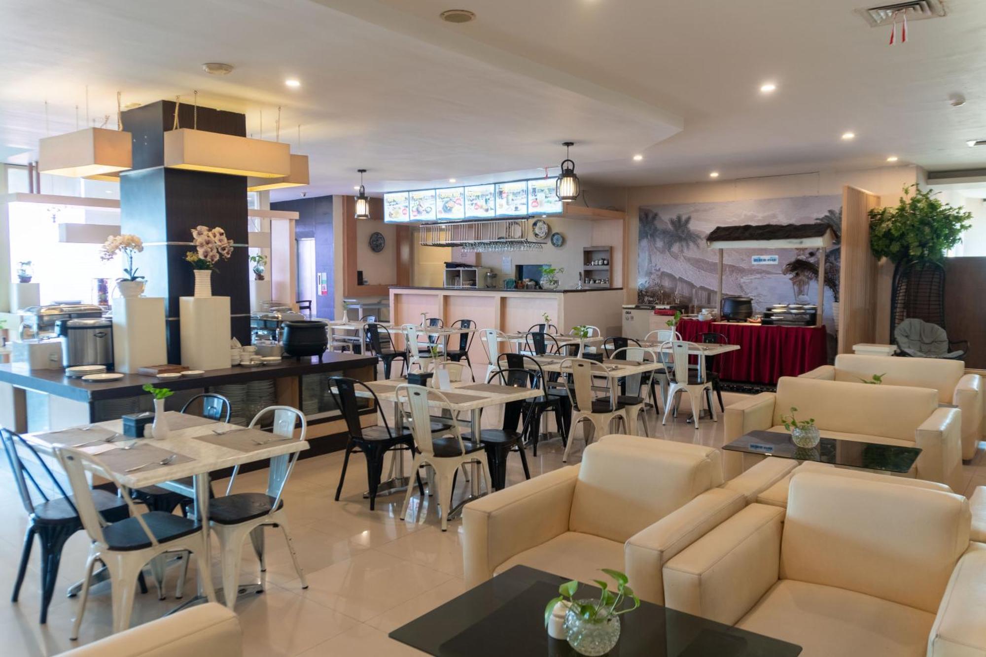 Muara Hotel And Mall Ternate Eksteriør billede